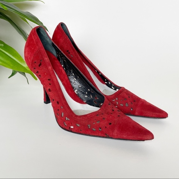 Via Spiga Red Perforated Suede Leather Pumps 5.5 - Picture 2 of 12